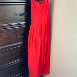 Amazing flowy dress, perfect for any special day.